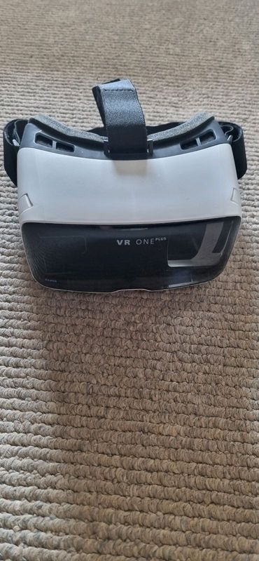 Zeiss VR One Plus Headset