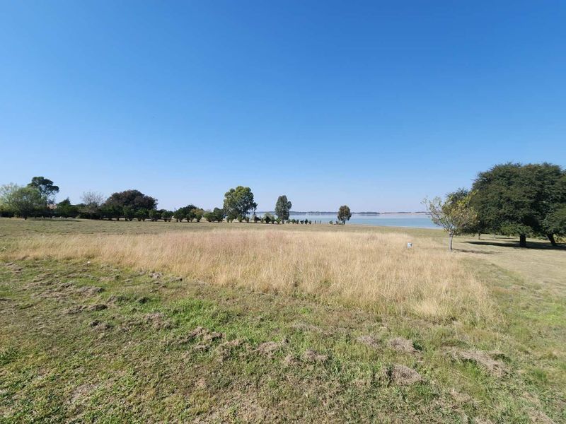 Investment Land on the Vaal Dam