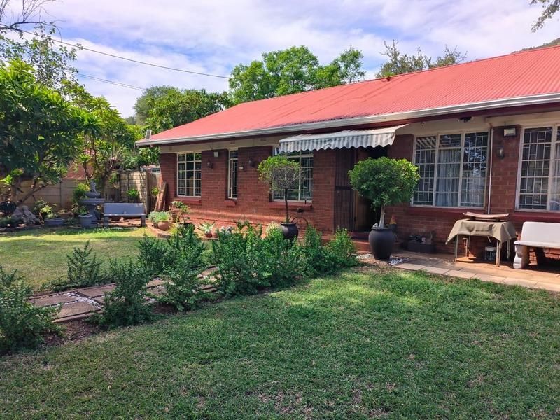 Charming Family Home in Thabazimbi: Perfectly Located Near Schools