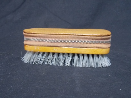 Clothes&#96; Brush with Gillette Travel Kit