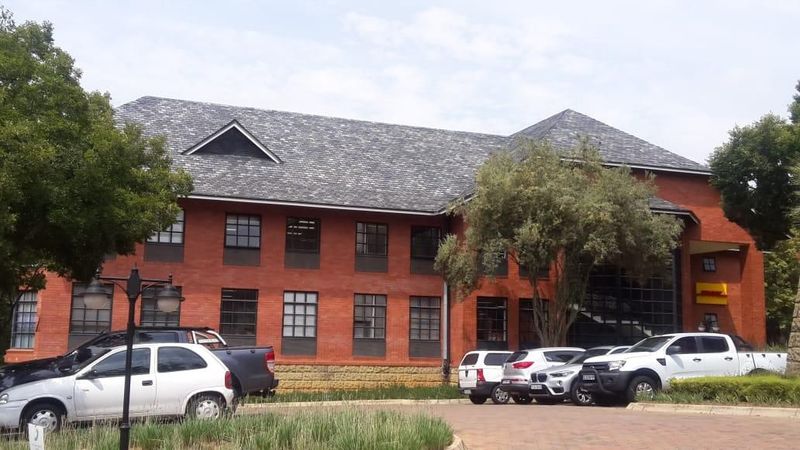 512m² Commercial To Let in Bryanston at R135.00 per m²