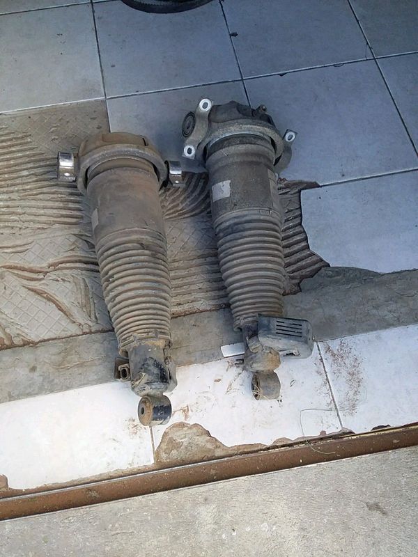 Vw touareg air suspension shock