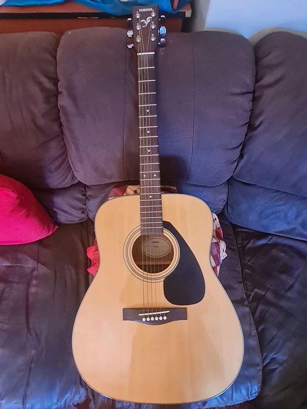 Yamaha f-340 acoustic guitar