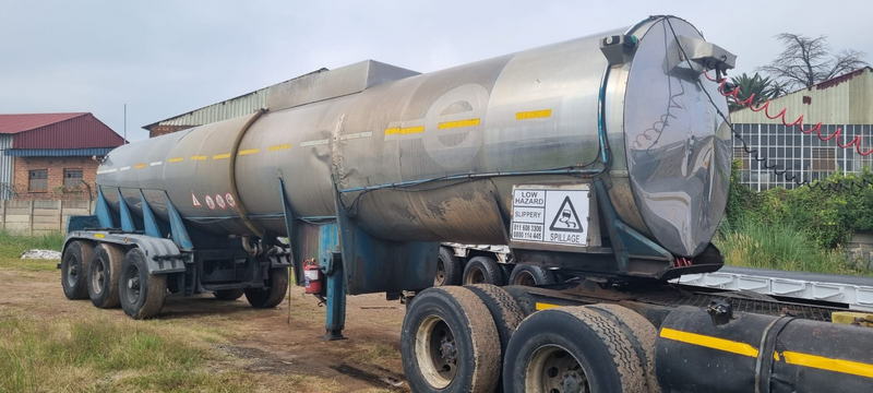 Tank clinic 30 000 Lt ,stainless steel 316L,3 Axel tanker .