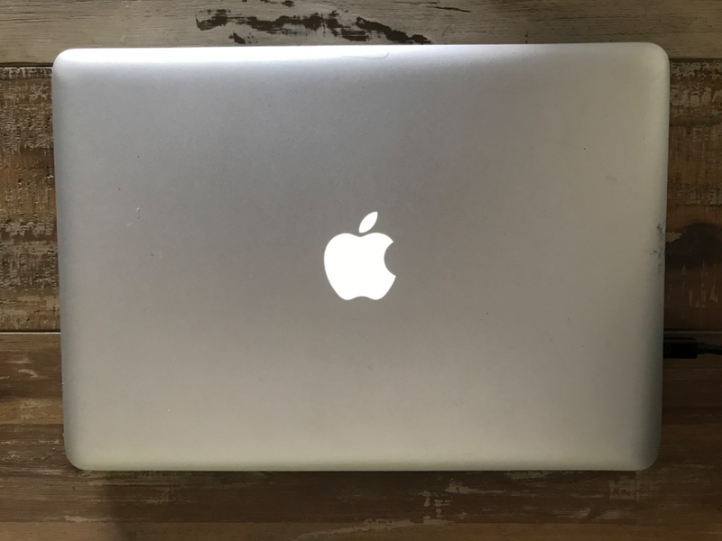 Apple Macbook pro gen10 laptop