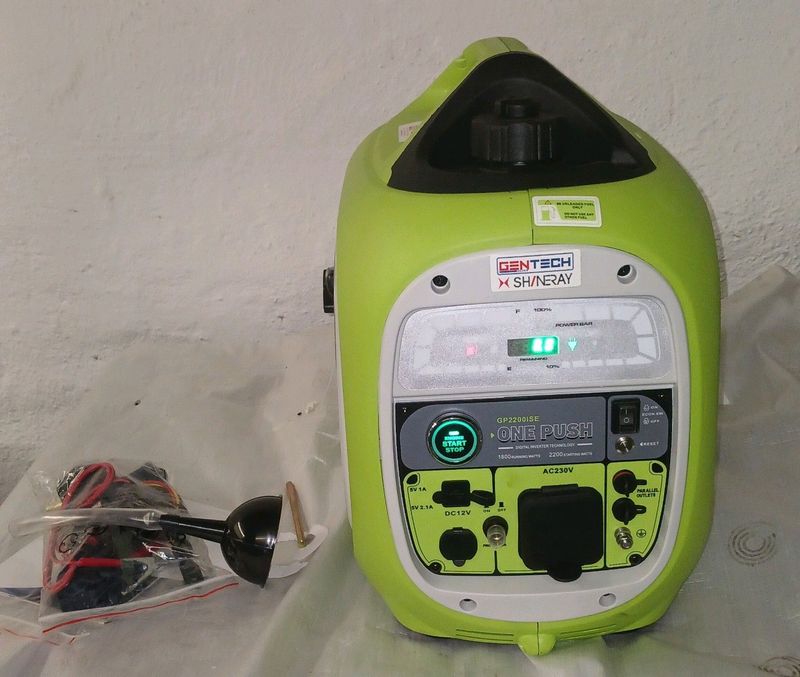 Invertor generator digital sinewave g e n t e c h g p2000 i s e 2 k v a green