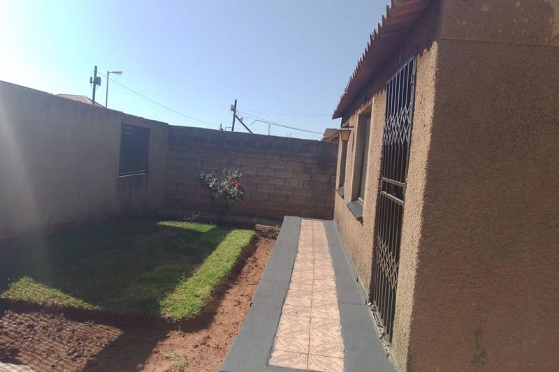 2 bedroom house for rent in Naledi Ext 1