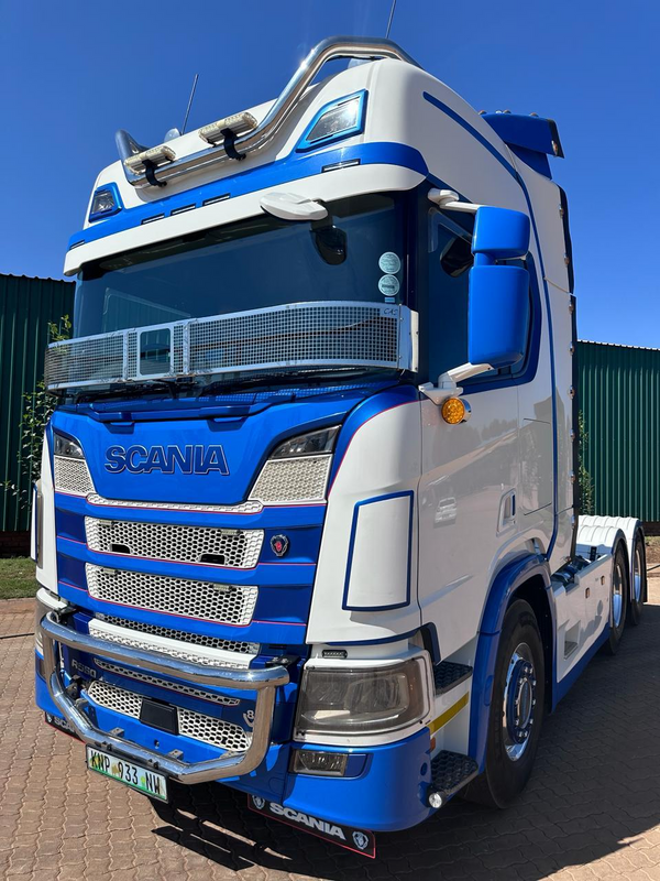2022 Scania R560 double diff truck 6x4 hydraulics
