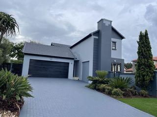 3 Bedroom Modern beautiful double storey,  to Let in Midstream Estate, Off Grid, No Load shedding