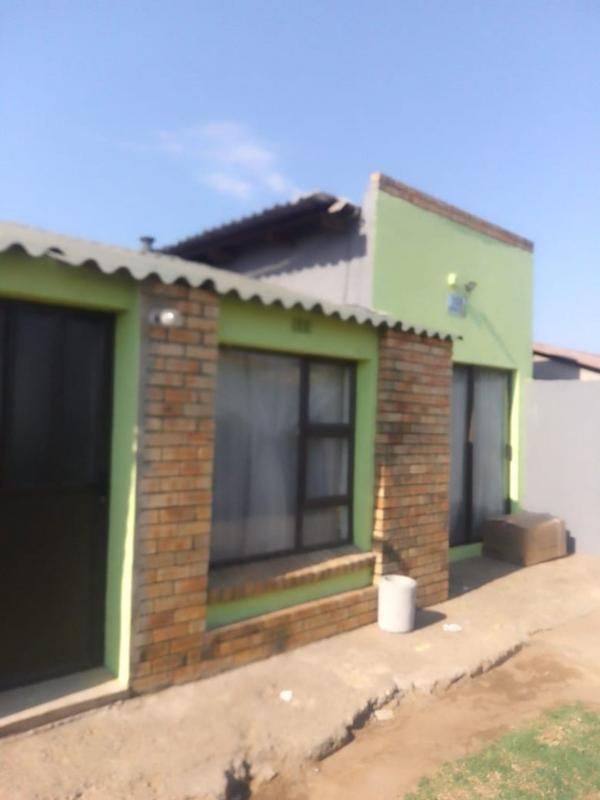 A PROPERTY FOR SALE IN KHWEZI SOWETO, JOHANNESBURG