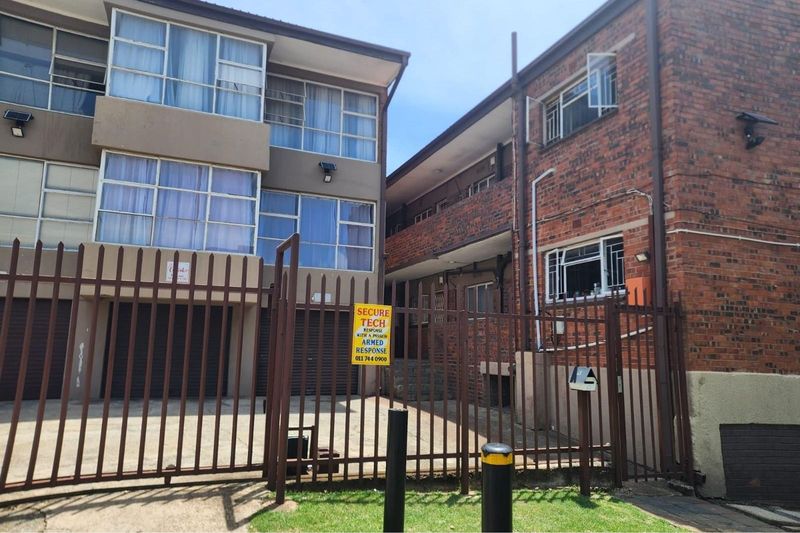 Charming 1.5 -Bedroom Flat in the Heart of Brakpan Central