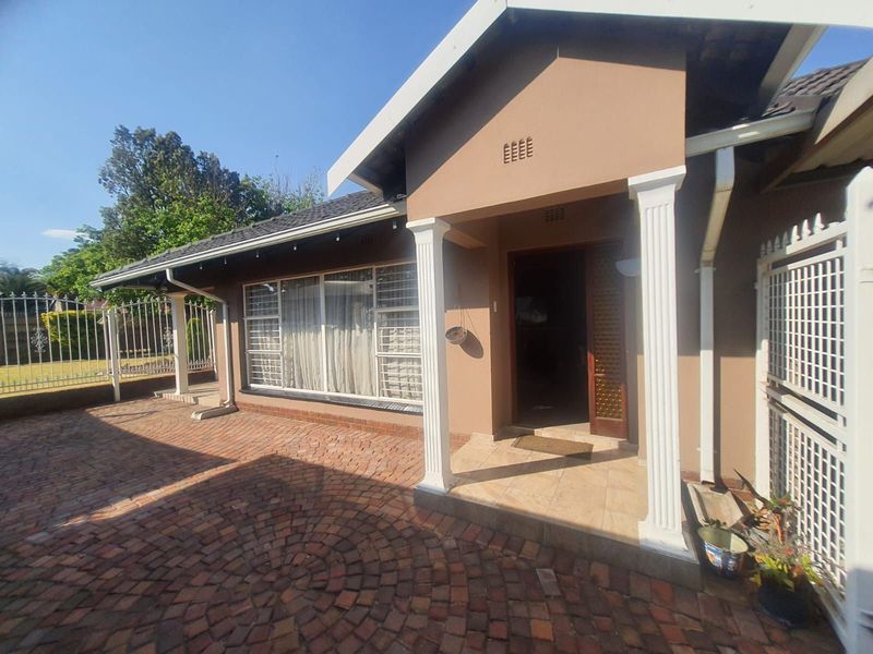 .Witfield -For Super spacious living/ Flatlet  -.R1 629 000.00Nneg