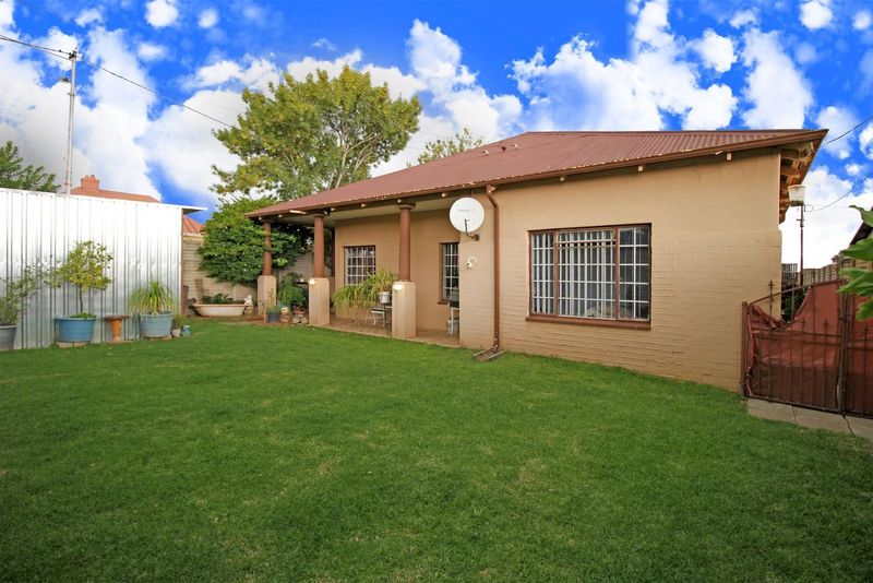 House in Roodepoort Central For Sale