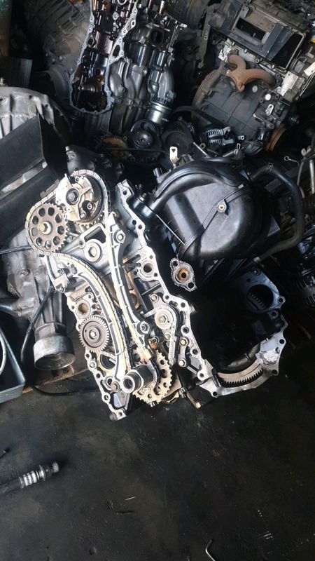 Toyota hilux 2.7 vvti 2tr engine stripping for spares