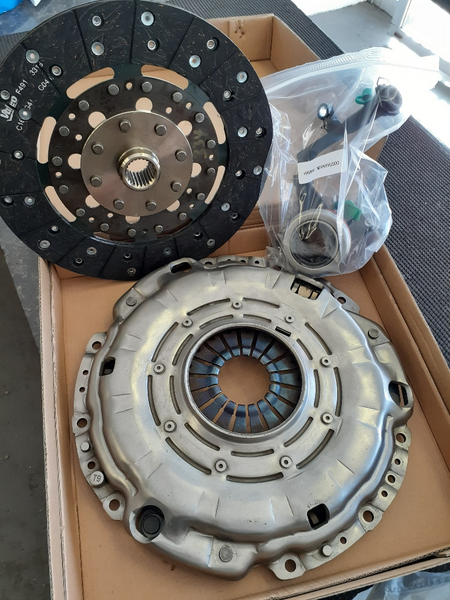 Mahindra XUV500 2.2D Dual Mass Flywheel Clutch Kit Inc Concentric Slave Cylinder Goodwood Gumtree South Africa