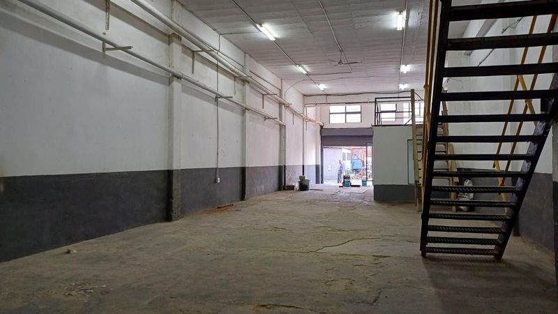 320m² Workshop To Let in Jacobs
