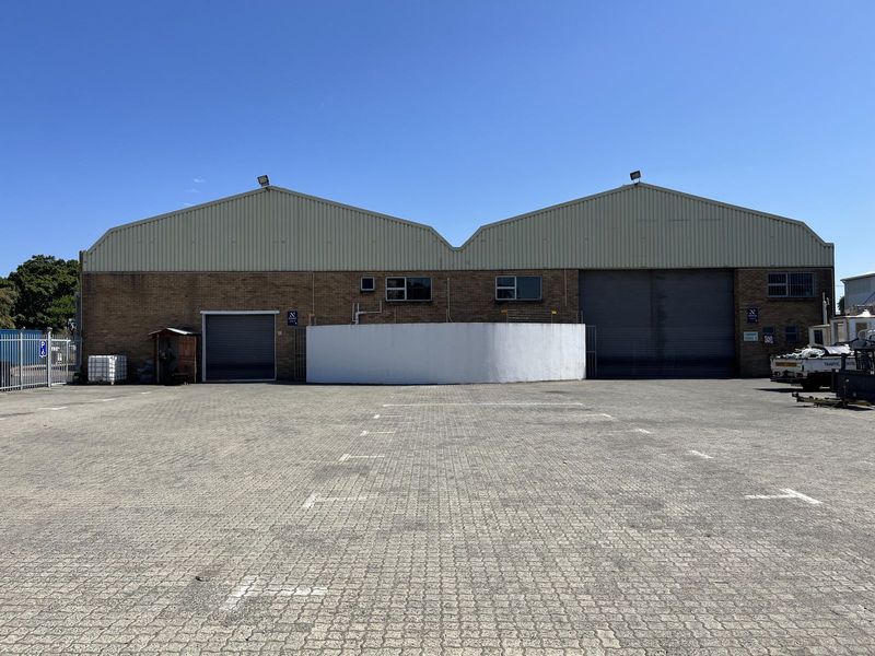 1079m2 A-GRADE WAREHOUSE WITH YARD TO LET IN BEACONVALE
