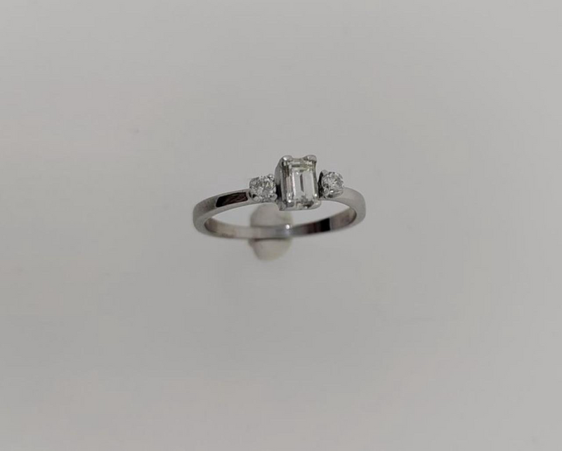 0.38ct Emerald Diamond ring