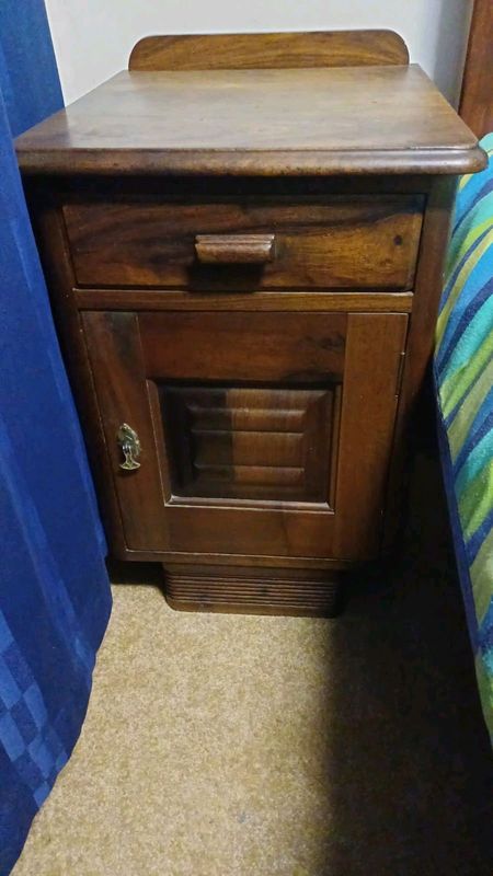 Bedside cabinets x2