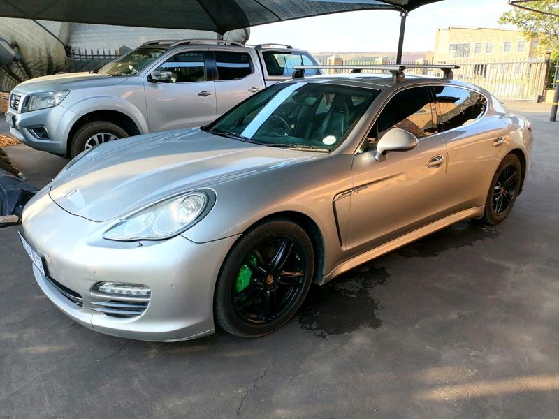 Porsche Panamera 3.0 S Hybrid Turbo, one of only a few in SA