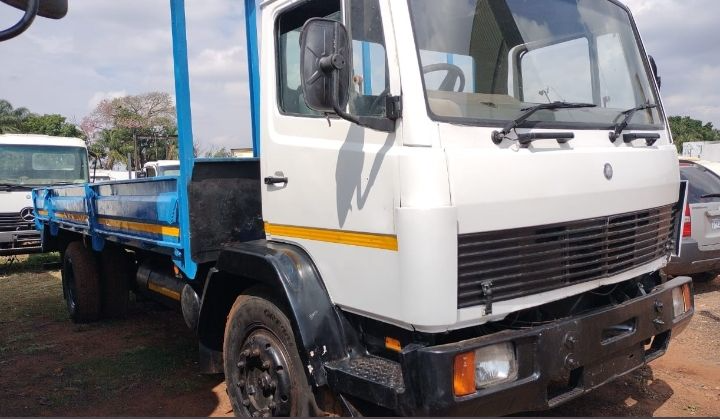 Mercedes ecoliner 1214 dropside in a mint condition for sale at an affordable amount