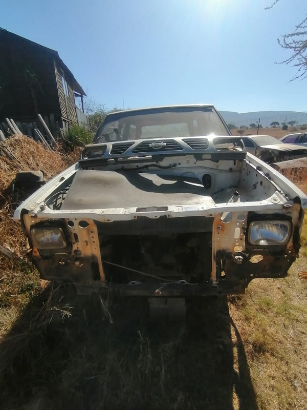 Nissan Sani VG30 SUV 4X4stripping for spares in PretoriaPickup or courier