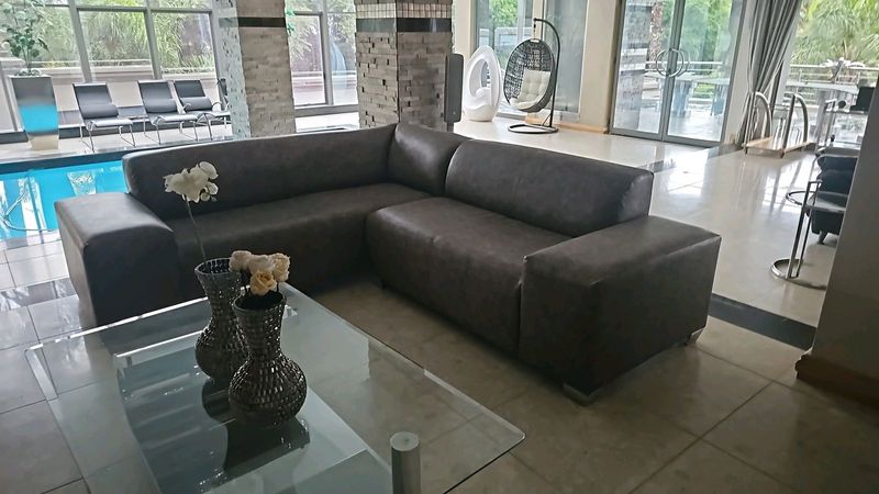 Corner lounge suite
