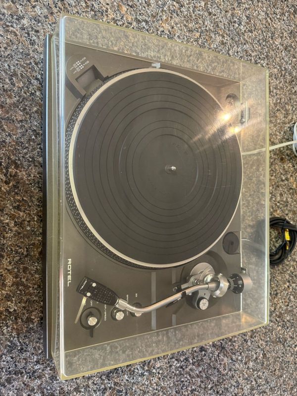 Rotel Turntable