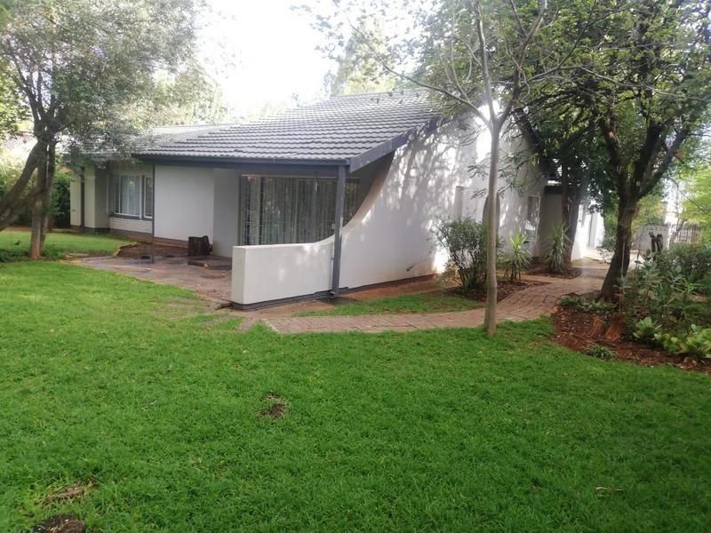3 bed house for sale in Riviera park