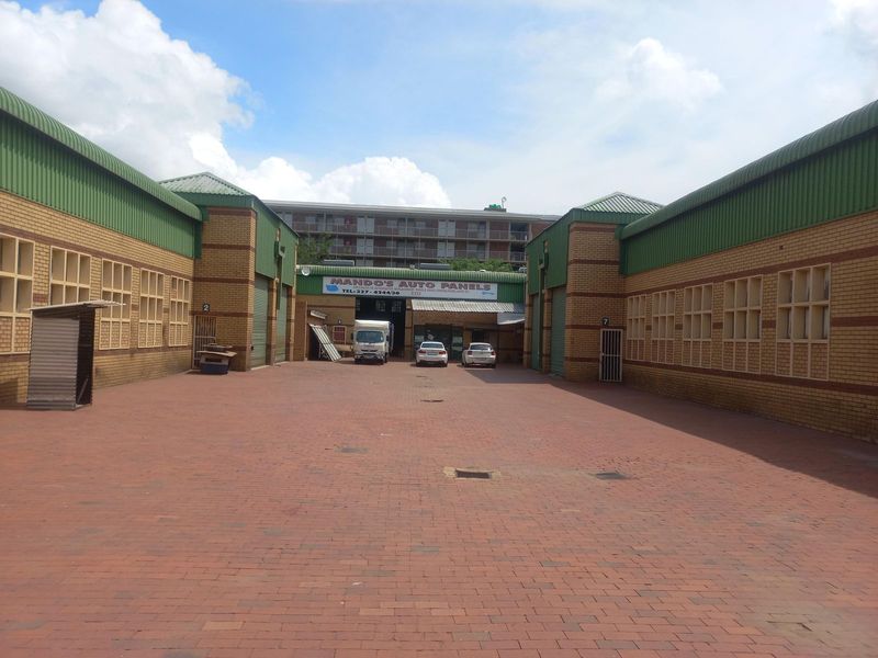 Warehouse and mini factories for sale in Pta West !!!