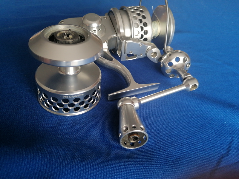 FISHING REEL - ACCURATE TWIN SPIN SR30 GRINDER