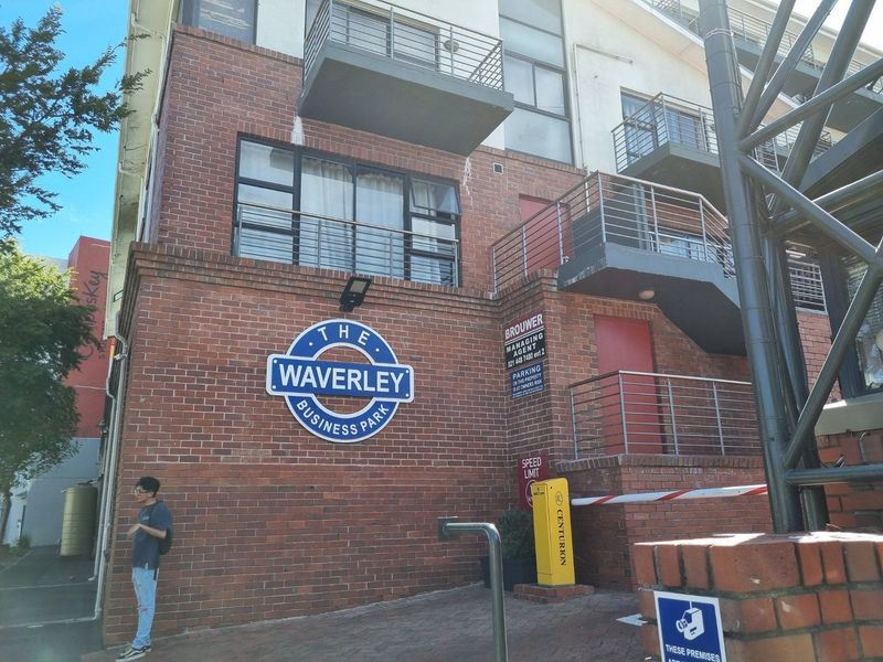 90m² Commercial To Let in Observatory at R130.00 per m²