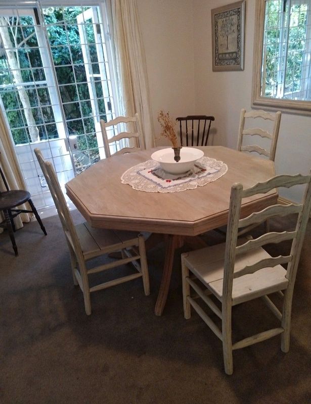 Dining Room Table &amp; Chairs