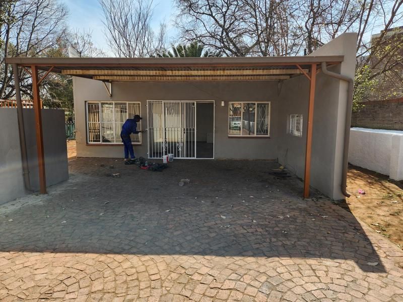 A newly renovated garden flat available in Benoni Western Extension