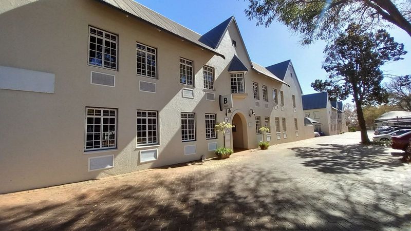 483 sqm office to let in Bryanston