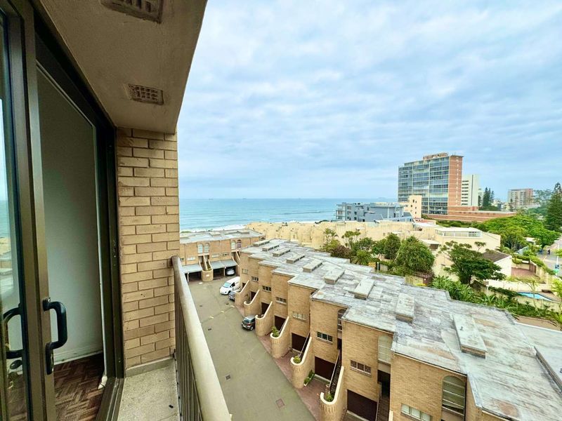 Hendra - Exclusive Beachfront Living: 3-Bed Umhlanga Apartment