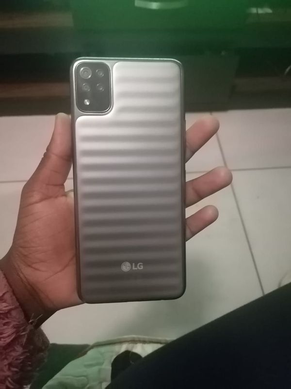 LG k42 64 GB for sale still fresh