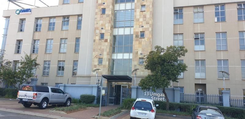 Offices located on Umgazi Rd, Menlo Park, spans 664mÂ², available for immediate rental at R 90 pe...