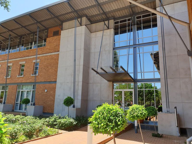 AAA-GRADE OFFICE SPACE AVAILABLE ON THE MAIN ROAD IN HATFIELD