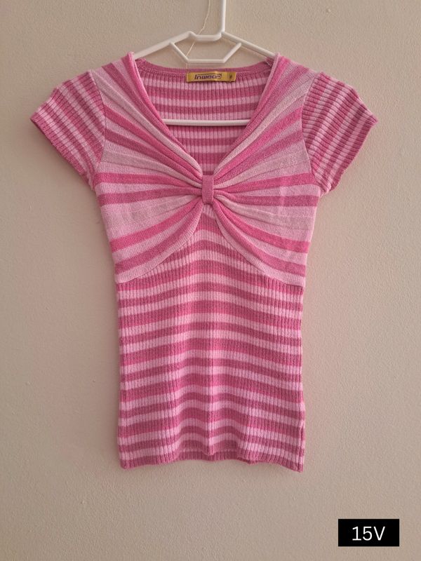 Truworths ladies light pink striped knitted top, size small