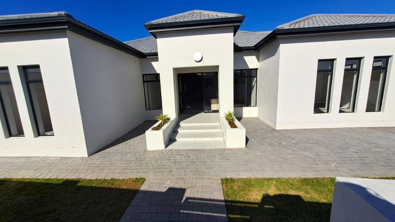 House For Sale in Fountains Estate, Jeffreys Bay