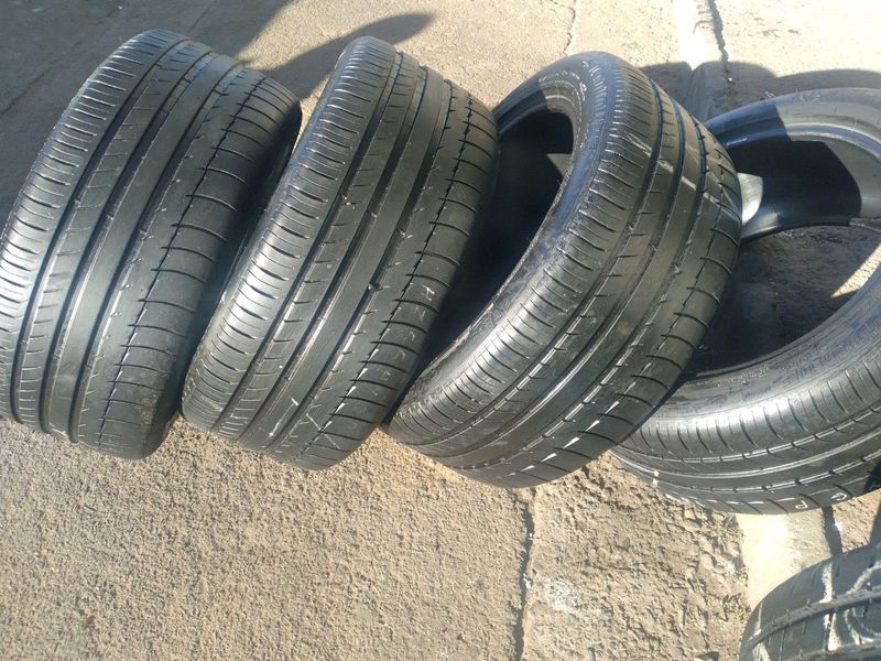 Set of Michelin 275 45 20 tyres 90% thread