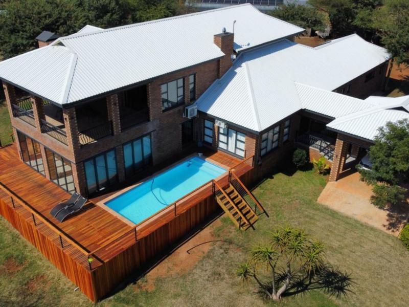 Luxurious Bushveld Retreat: Exquisite Double-Storey Accommodation