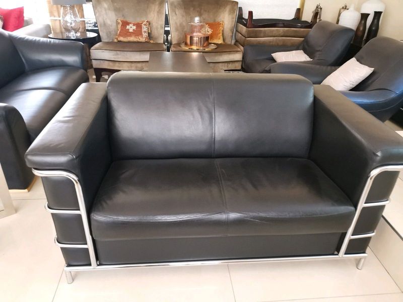 Le Corbusier 2 Seater in black