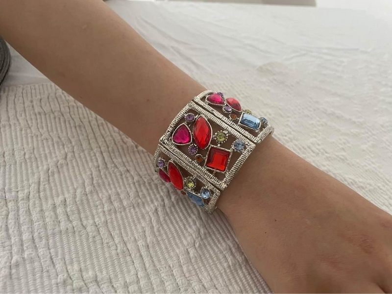 Bracelet - Ad posted by Consuela Wannenberg