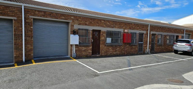 Mini Factory in Secure Complex TO LET in Montague Gardens