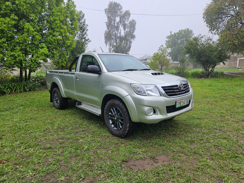 Toyota Hilux 3.0D4-d manual 4x2 Single cab