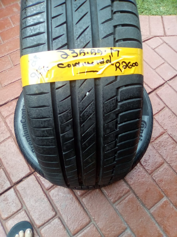 2xAlmost New Continental tyres 235/55/17