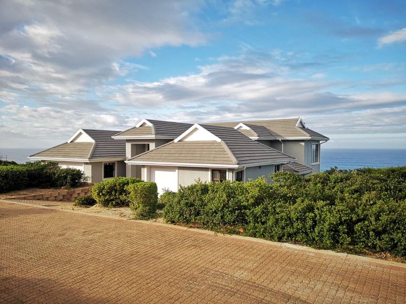 Double Story home with Sea Views in Quiet close