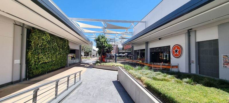 150m2 Retail unit to let in Stoneridge Centre